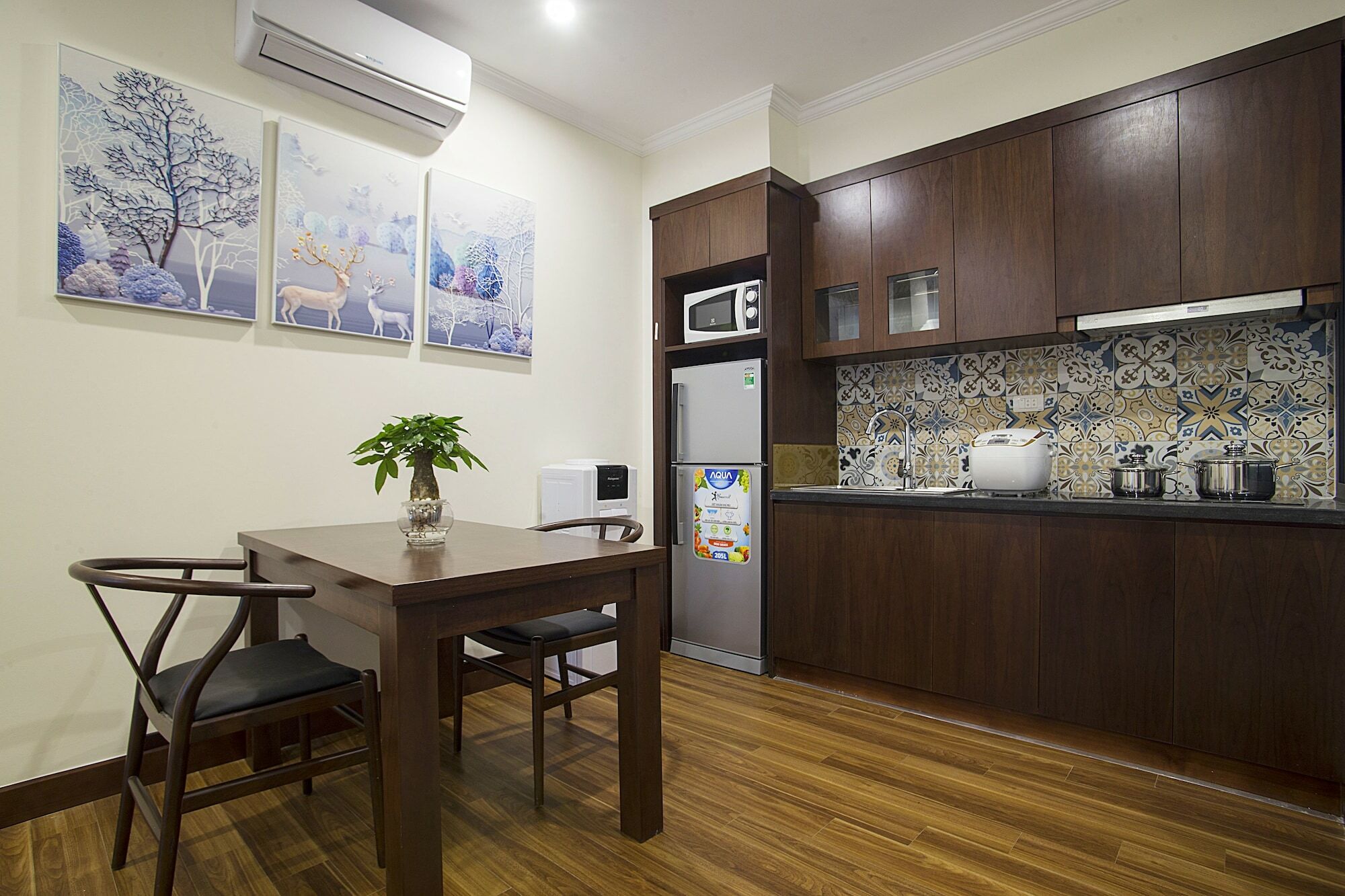 Newsky Serviced Apartment Hanoi Buitenkant foto